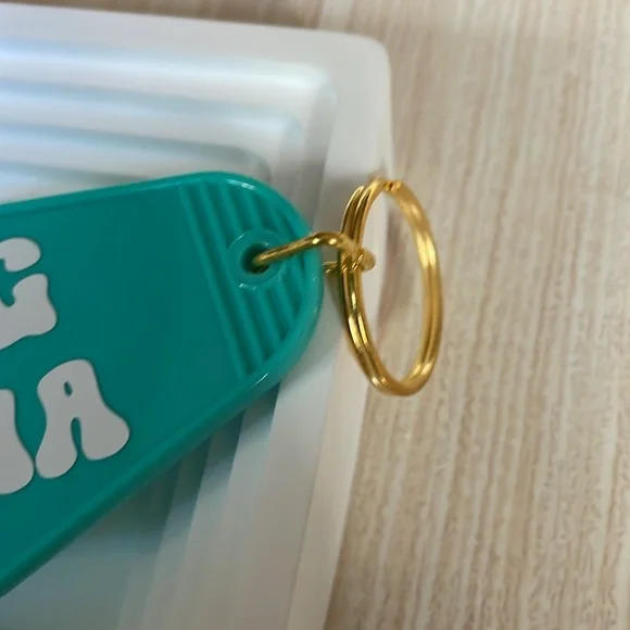 Dog Mama hotel style key chain with gold colored metal. - Picture 4 of 4